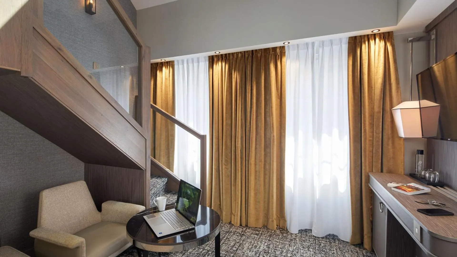 Hotel La Lanterne & Spa By Timhotel París