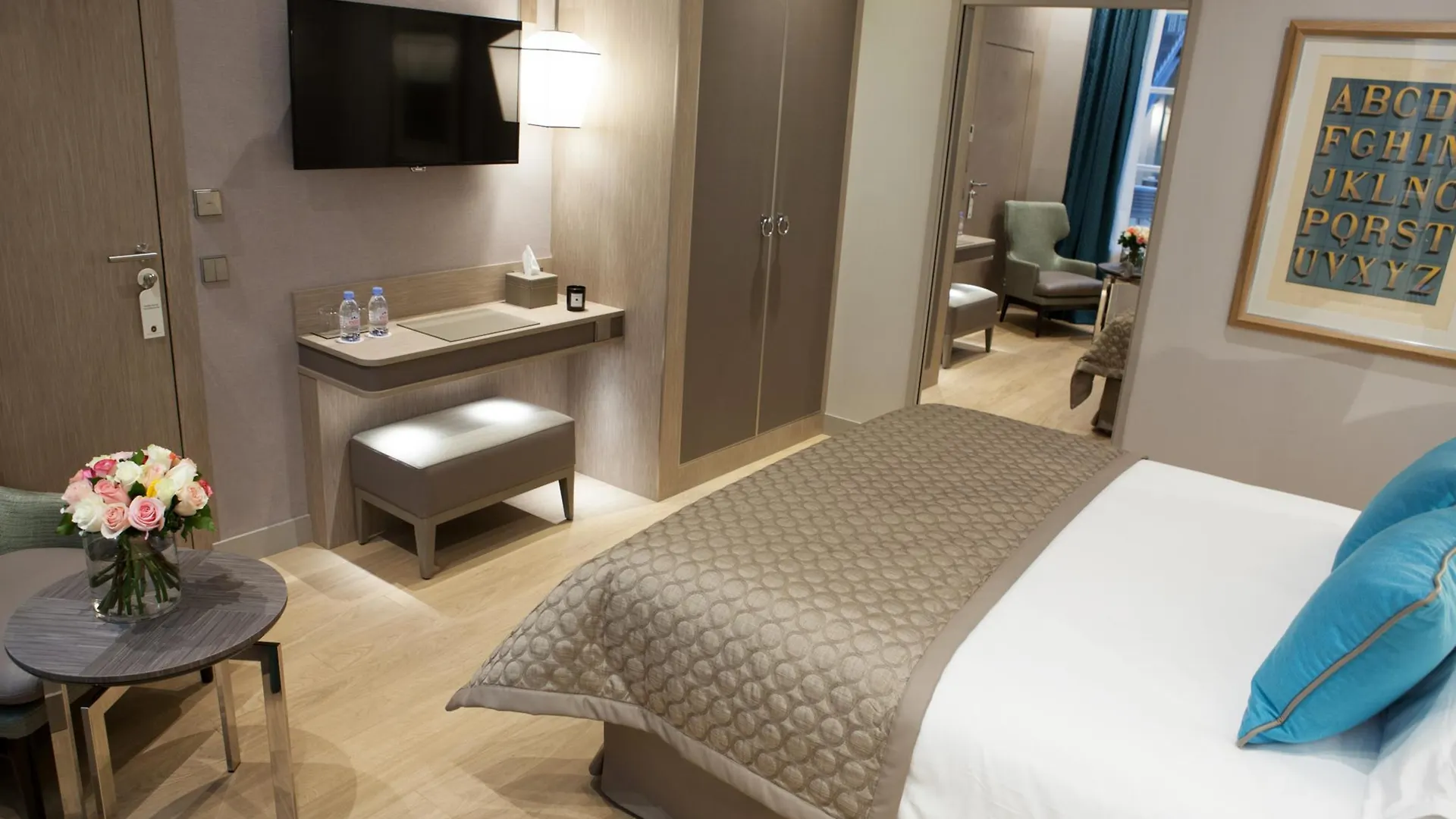 Hotel La Lanterne & Spa By Timhotel Paris 4*,  France