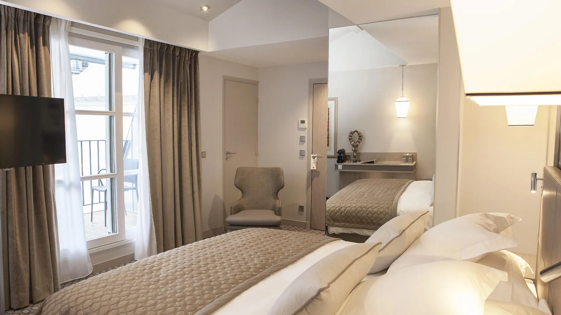 Hotel La Lanterne & Spa By Timhotel Paris France
