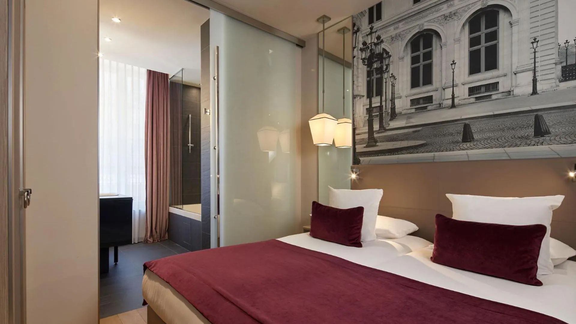 Hotel La Lanterne Paris 4*,
